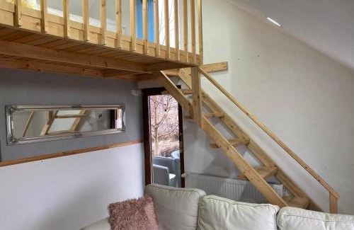 Apahida Apartment | City View Apartment: Pet-Friendly with Hot Tub Amenities