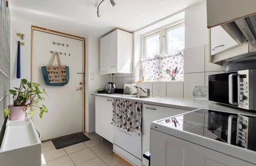 Baerum Apartment | Apartment with own entrance, parking, fast public transport to Oslo city centre