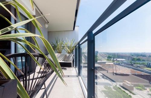 Milan Apartment | Scenic Apartment with Panoramic View of Milan, Rated 9/10