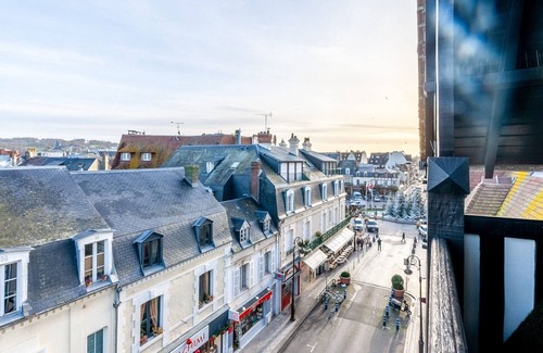 Deauville City Centre Apartment | Apartment with parking on Place de Morny