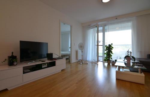 Kaisermuhlen Apartment | Convenient Apartment with Parking and Pet-Friendly Amenities