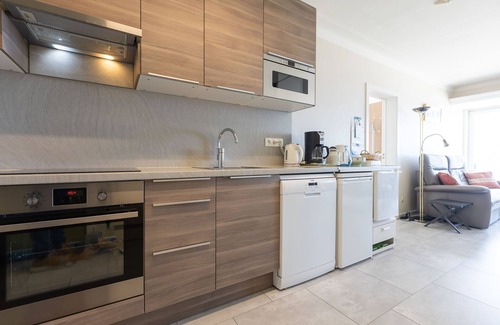 Middelkerke Apartment | Apartment with Pool & Parking