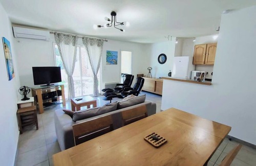 Collioure Apartment | Apartment with Pool, Air Conditioning, WiFi, and Garage