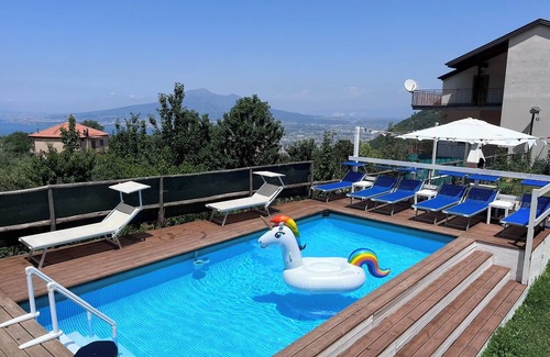 Piazza-Tralia-Pendolo Apartment | Stunning Apartment with Pool & Breathtaking Gulf Views