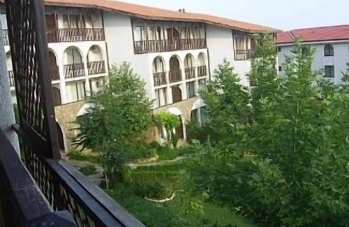 Sunny Beach Resort | Inviting Apartment with Pool, Restaurant & Gorgeous Sea Views