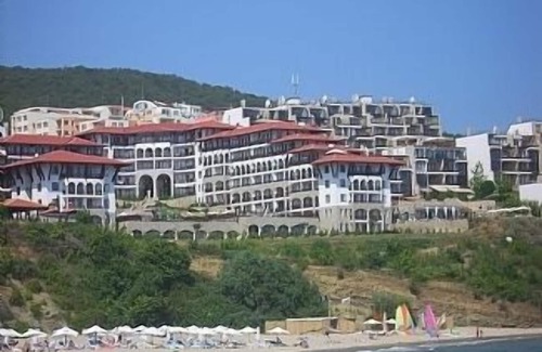 Sunny Beach Resort | Inviting Apartment with Pool, Restaurant & Gorgeous Sea Views