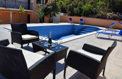 Cove Tri Zala (Zrnovo) Apartment | Experience a Poolside Getaway on Korcula Island