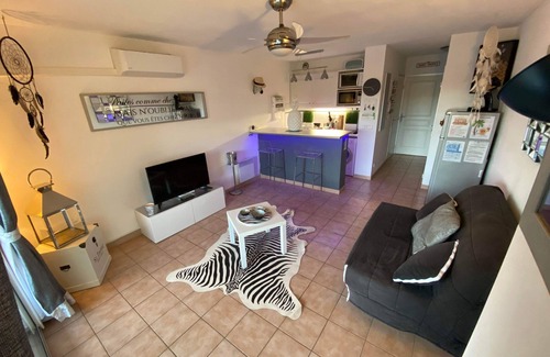 Port Grimaud Apartment | Inviting Apartment with Pool in Port Grimaud, Côte d'Azur