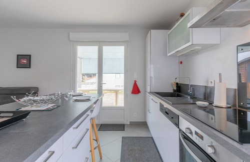 Mimizan-Plage Apartment | Relaxing Apartment with Private Terrace & Oceanfront Views