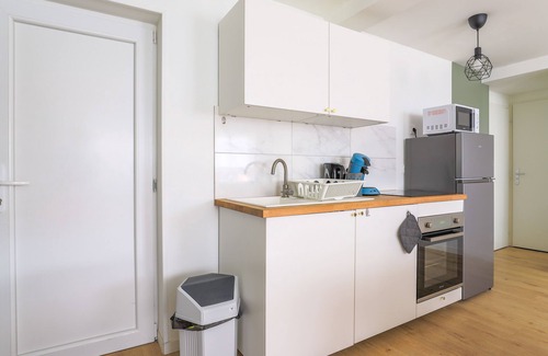 Arras Apartment | Private Parking Apartment with Spa and Hot Tub Amenities