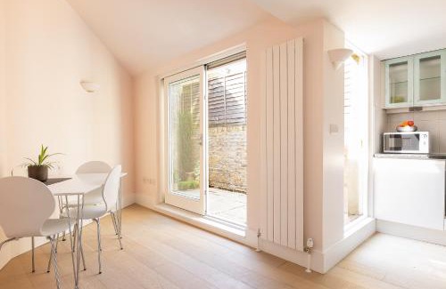 Oval Apartment | Stylish Apartment with Private Patio & Nearby Park Access