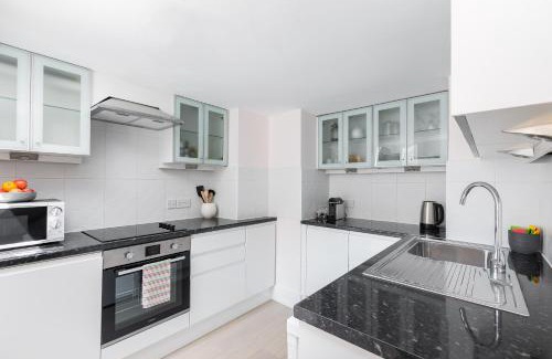 Oval Apartment | Stylish Apartment with Private Patio & Nearby Park Access