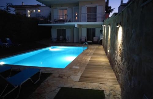 Velon Apartment | Private Pool Apartment with Hot Tub & Pet-Friendly Stay