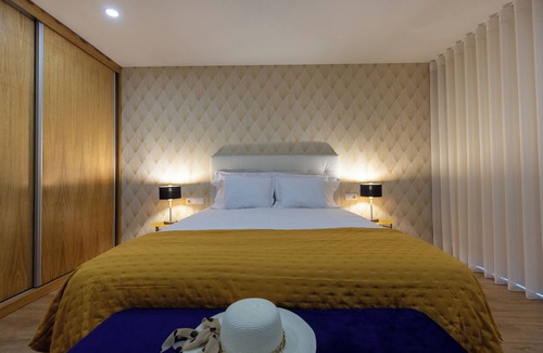 Aveiro Apartment | Cozy Aveiro Apartment with Private Patio & Ocean View