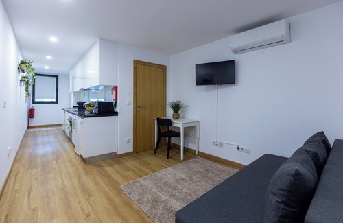 Aveiro Apartment | Apartment with private patio in the center of Aveiro