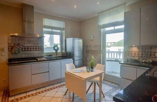 Binz Apartment | Seaside Escape: 1-Bedroom Apartment with Balcony