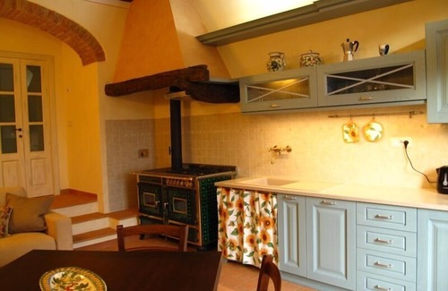 Gambassi Terme Apartment | Tranquil Apartment with Pool & Terrace near San Gimignano
