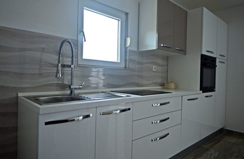 Murter Apartment | Beachfront Apartment with Ocean View & Perfect 10 Rating