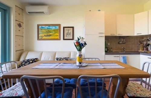 Gedici Apartment | Relax in a Sea View Apartment with Pool and Tennis Court