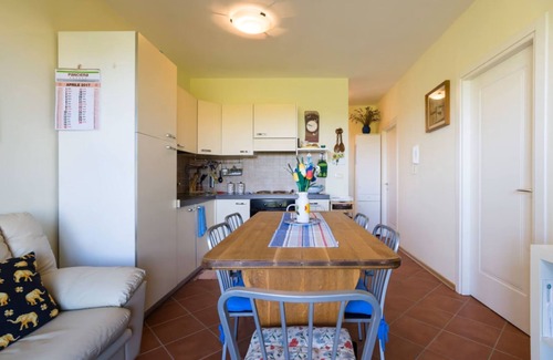 Gedici Apartment | Relax in a Sea View Apartment with Pool and Tennis Court