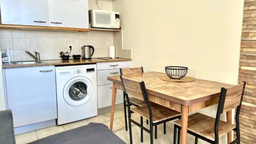 Haifa Apartment | Sea View Apartment with Pet-Friendly Amenities & Pool