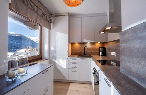 Eben am Achensee Apartment | Seaview Apartment with Garden, Pet-Friendly & Pool Access