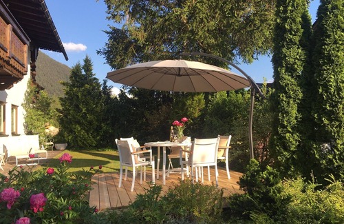 Eben am Achensee Apartment | Seaview Apartment with Garden, Pet-Friendly & Pool Access