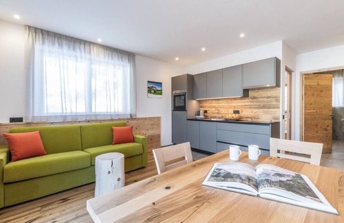 Villnoss Apartment | Comfort Apartment: Ocean View with Pool and Spa Amenities