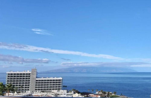 Los Gigantes Apartment | Scenic Apartment Overlooking the Atlantic with Breakfast Included