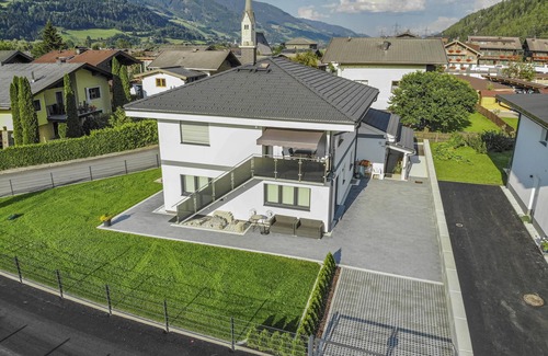 Mittersill Apartment | Cozy Apartment with Terrace, Steps from Ski Lift