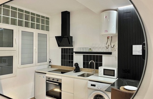 Pla del Bon Repos Apartment | Apartment with terrace next to Plaza de Toros
