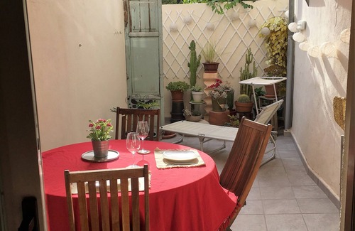 El Pilar Apartment | Charming Apartment with Terrace Near Central Market