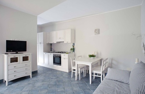 Villammare Apartment | Cozy Apartment with Terrace & Shared Pool Near the Beach