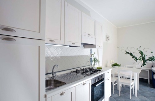 Villammare Apartment | Cozy Apartment with Terrace & Shared Pool Near the Beach