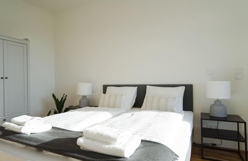 Favoriten Apartment | Relaxing Apartment with Terrace Near Metro & Spa Access