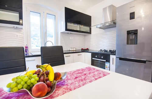 Dubrovnik Apartment | Scenic Apartment Overlooking Old Town and Lokrum Island