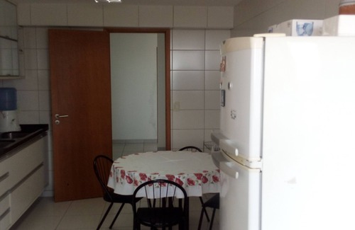 Tirol Apartment | Tranquil Apartment in Prime Location with Pool Access