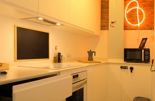 Lagunillas Apartment | Central Malaga Apartment with Ocean View and Two Suites