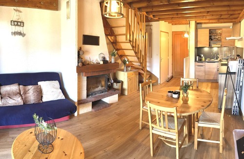 Les Angles Apartment | Scenic Apartment Overlooking Lac de Matemale - Top Rated!