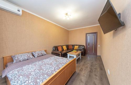 Pozniaky Apartment | Scenic 24th Floor Apartment with Spectacular Views