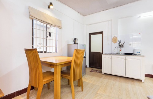 Hang Xanh Apartment | Apartment with window, 5 minutes to district 1