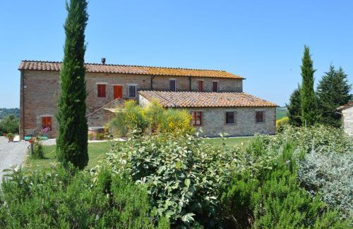 Torre A Castello Apartment | Scenic Apartment Overlooking the Serene Crete Senesi