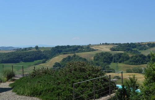 Torre A Castello Apartment | Scenic Apartment Overlooking the Serene Crete Senesi