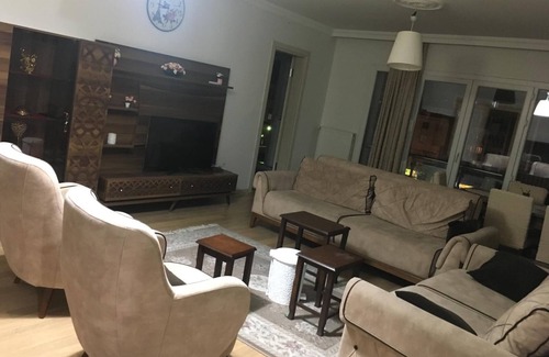 Pendik Apartment | Budget-Friendly Apartment in a Private Complex Awaits You