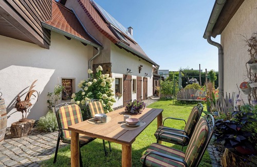 Zwenkau Apartment | Apartment 'Wohnen Am See Bei Heike Und Jens' with Wi-Fi