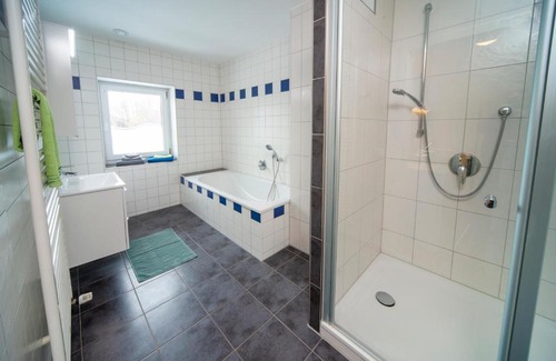Memmingen House | Cozy Apartment Memmingen Nr. 3 with Hot Tub & High Rating