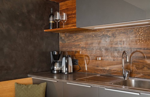 Rifiano Apartment | Cozy Apartment "Wohnung1" with Mountain View & Shared Pool