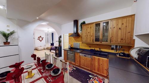 Vienna Apartment | Wood Apartment: Family-Friendly Retreat with High Ratings