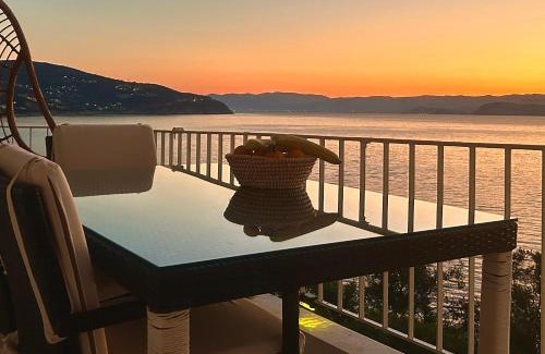 Xiropigado Apartment | Discover Apartment Xenia: 4-Star Oceanfront Retreat