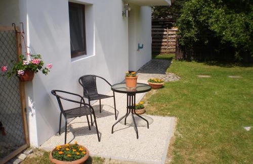 Belkovice-Lastany Apartment | Cozy Stay at Apartment Za Poštou with Hot Tub & Breakfast
